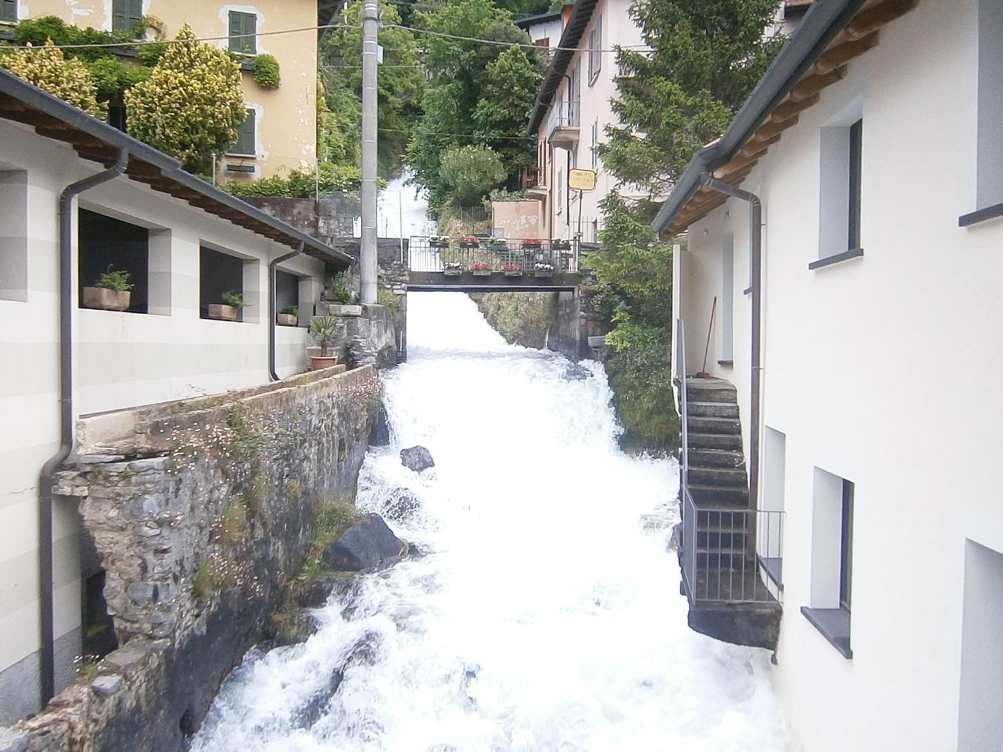 Casa In Riva Al * Varenna